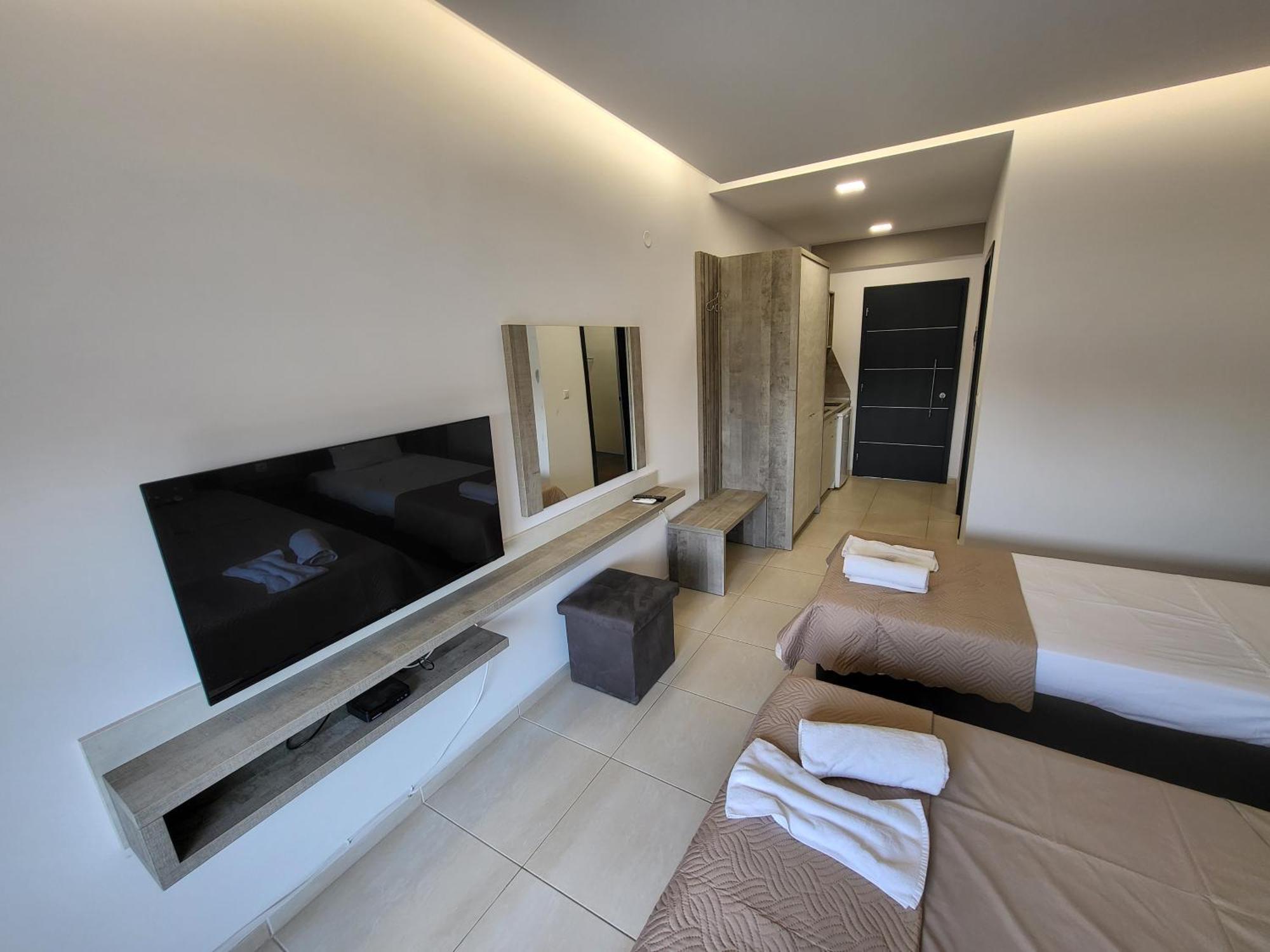 Radina Family Aparthotel Kallithea  Exteriör bild